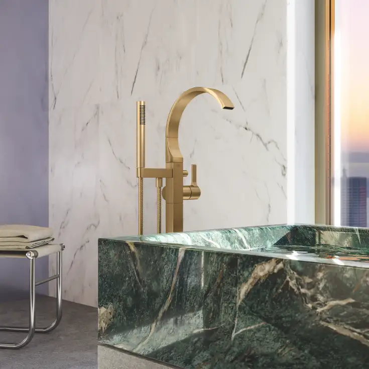 Premium design tub faucet extravagant
