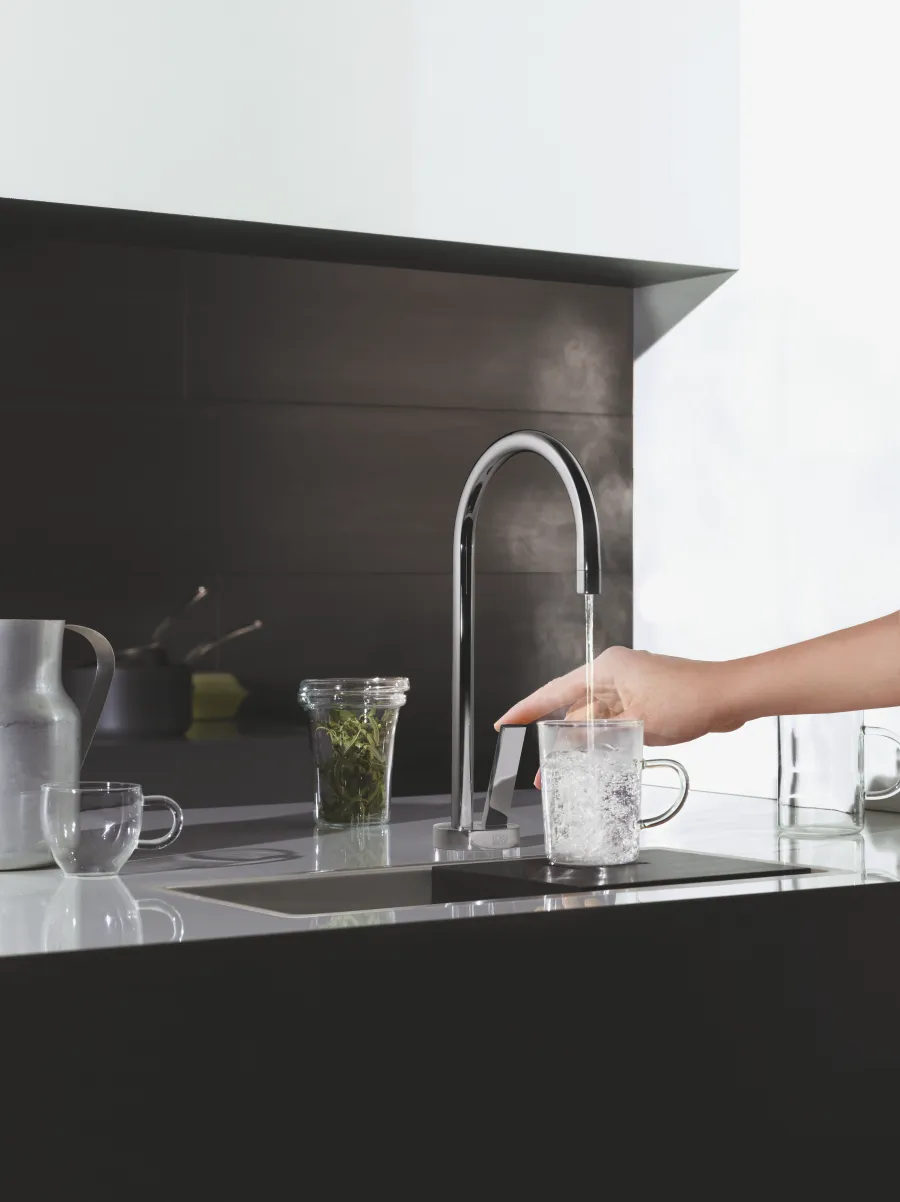 Hot & Cold Water Dispenser in Bronze gebürstet (PVD)