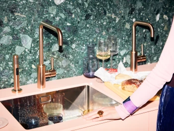 META_SQUARE_Brushed_Champagne_Editorial_04