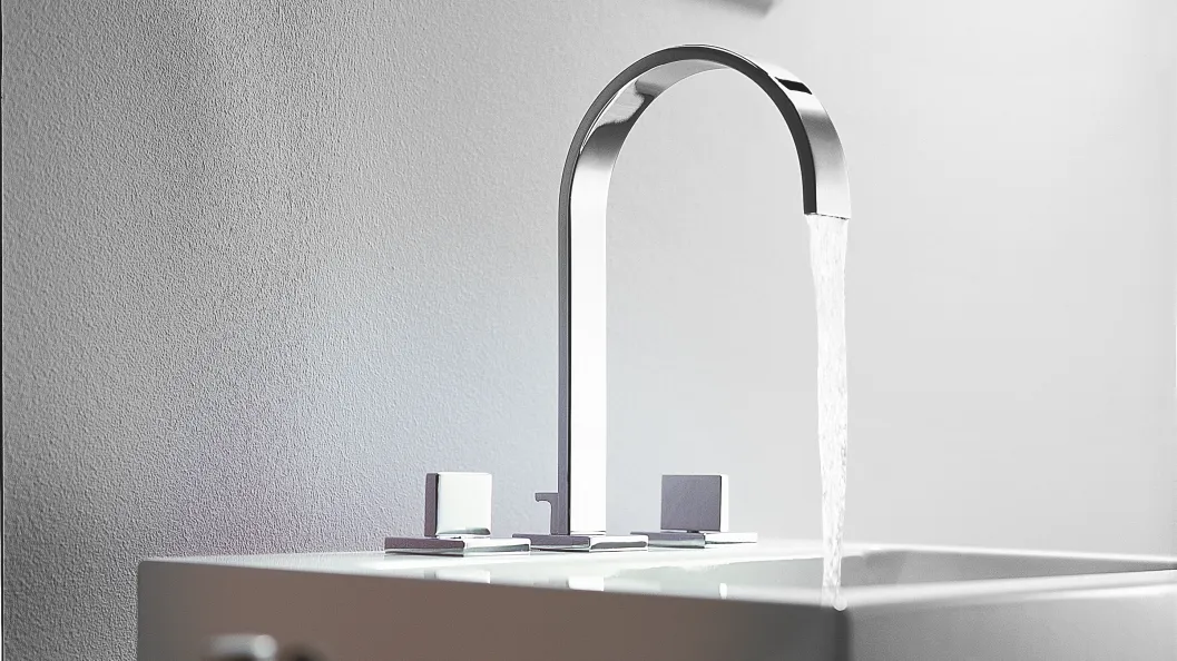 Premium design washbasin faucet puristic