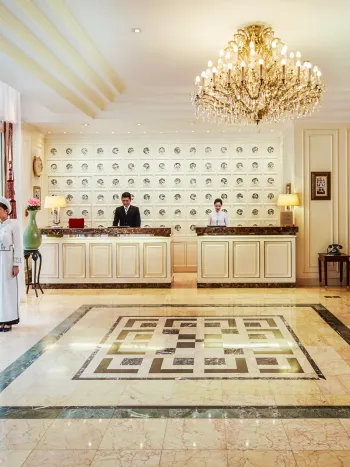 Hotel Sofitel Legend Metropole Hanoi - Entrance