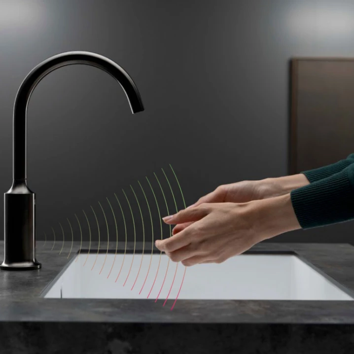 Dornbracht-luxury-bathroom-faucets-touchfree-infrared-12