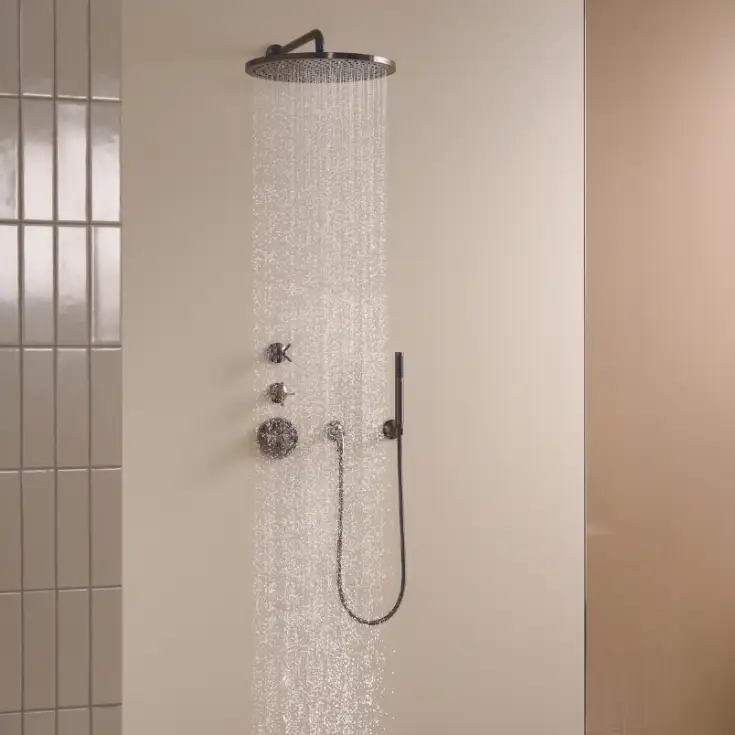 VAIA_Collage_Brushed Dark Platinum Shower