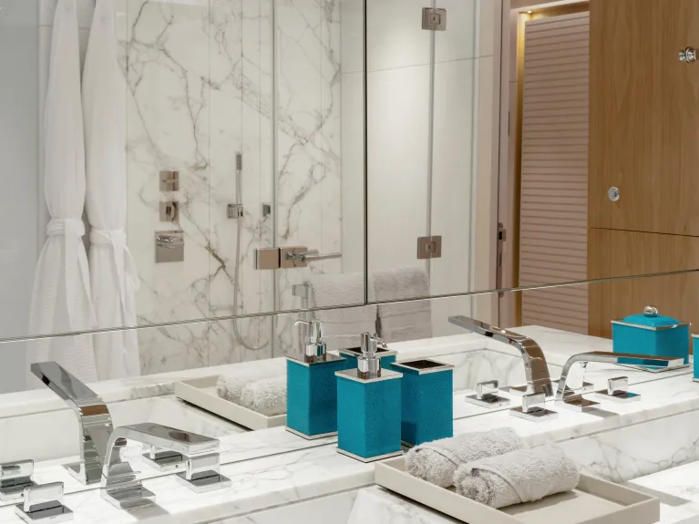 OCEAN Z HEESEN_Bathroom_01
