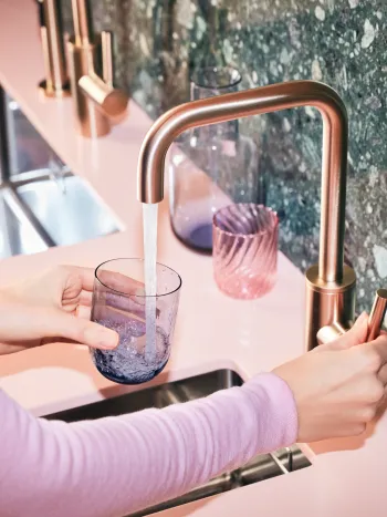 META_SQUARE_Brushed_Champagne_Editorial_01