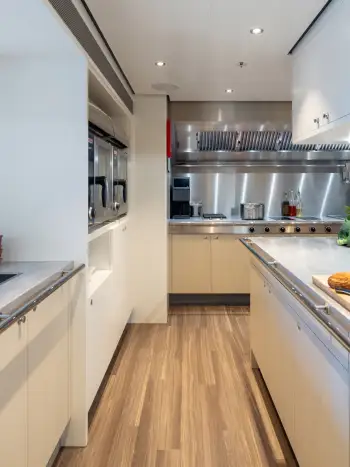 SANTOSHA HEESEN_Interior_08