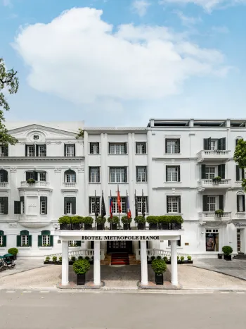 Hotel Sofitel Legend Metropole Hanoi - Exterior daytime