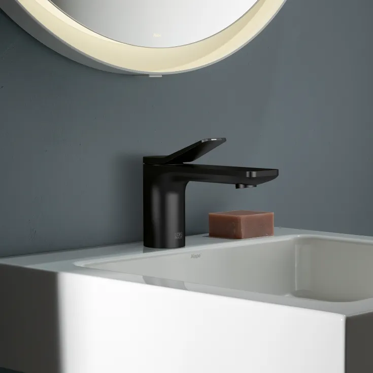 LISSÉ Single-lever basin mixer with pop-up waste - Brushed Chrome - 33 500 845-93