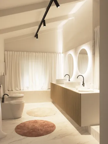 Hystorical Dwelling_bathroom_01