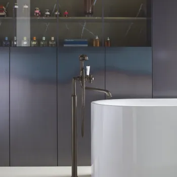 Premium design tub faucet classic