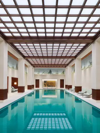 The_Peninsula_London_Pool