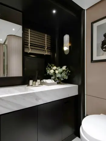 REN62_bathroom_1