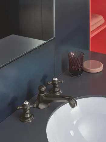 Premium design washbasin faucet classic