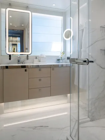 SANTOSHA HEESEN_Bathroom_03