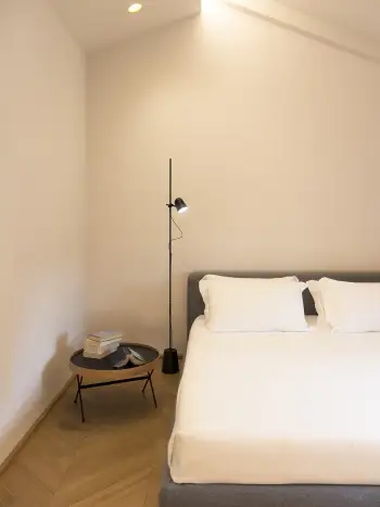Hystorical Dwelling_bedroom_04