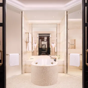 The_Peninsula_London_Bathroom_3