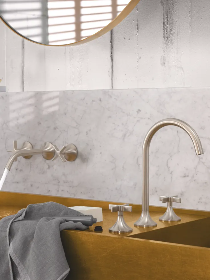 Premium design washbasin faucet transitional