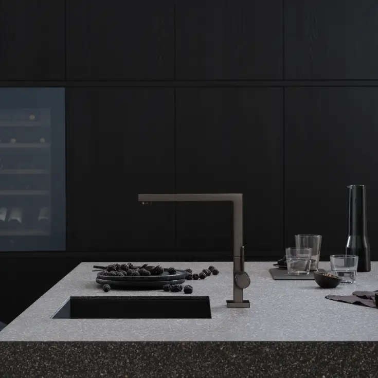 LOT_Brushed Dark Platinum_01