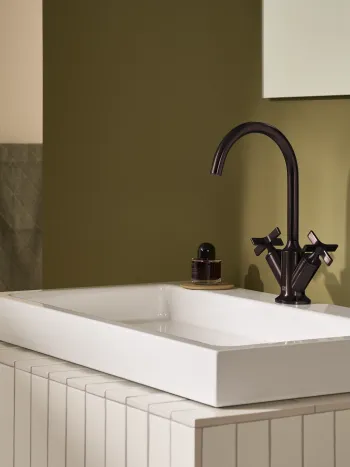 VAIA_Brushed Dark Bronze