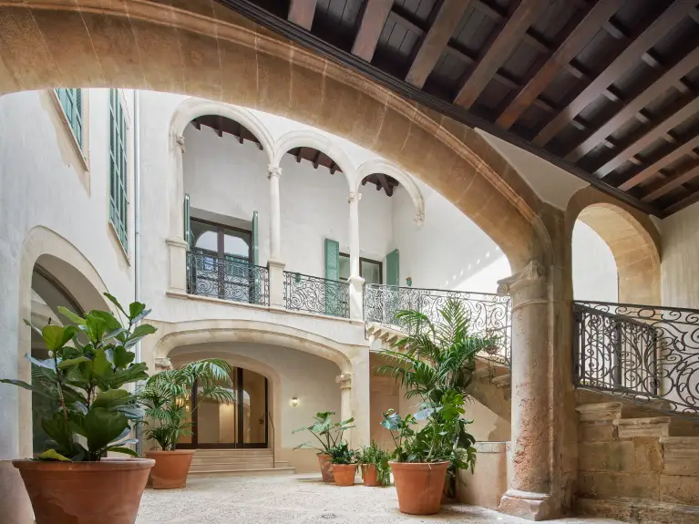 Can_Santacilia_Courtyard