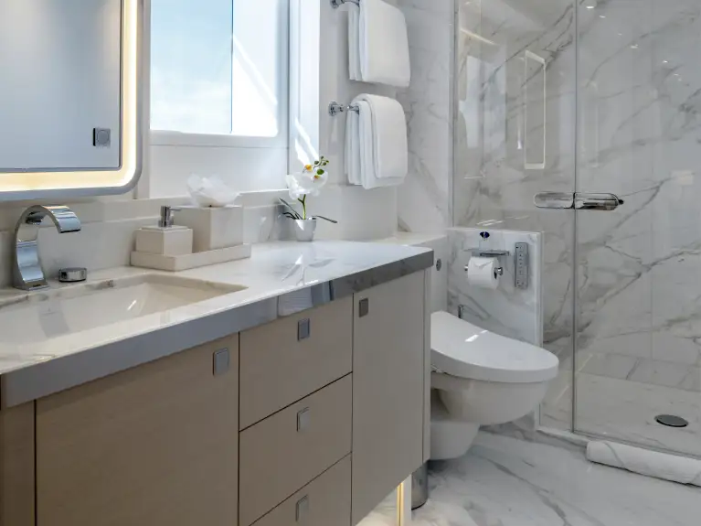 SANTOSHA HEESEN_Bathroom_02