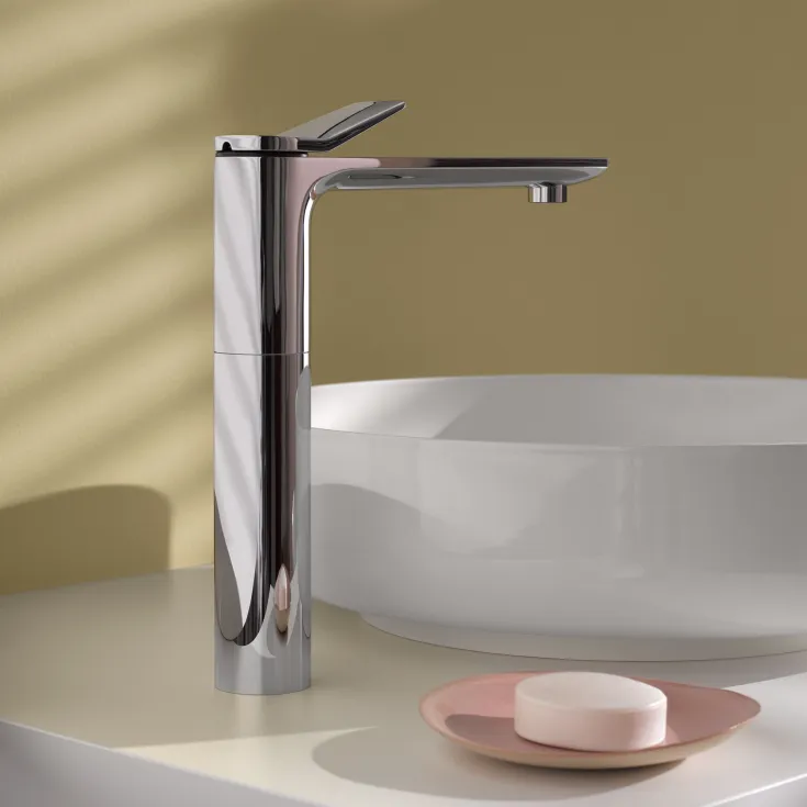 LISSÉ Single-lever basin mixer with raised base without pop-up waste - Chrome - 33 537 845-00